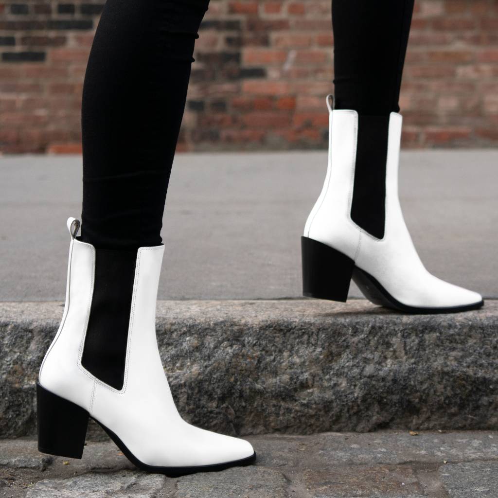 [W] Soho | White